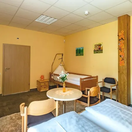 Zum Reiterhof Кемпинг *